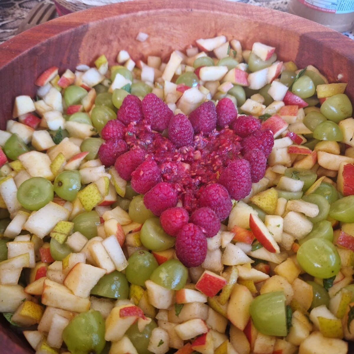 rasberry heart,-fruit-plate, vegetarian food